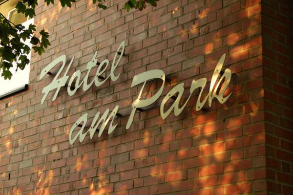 Hotel Am Park Dinslaken Esterno foto
